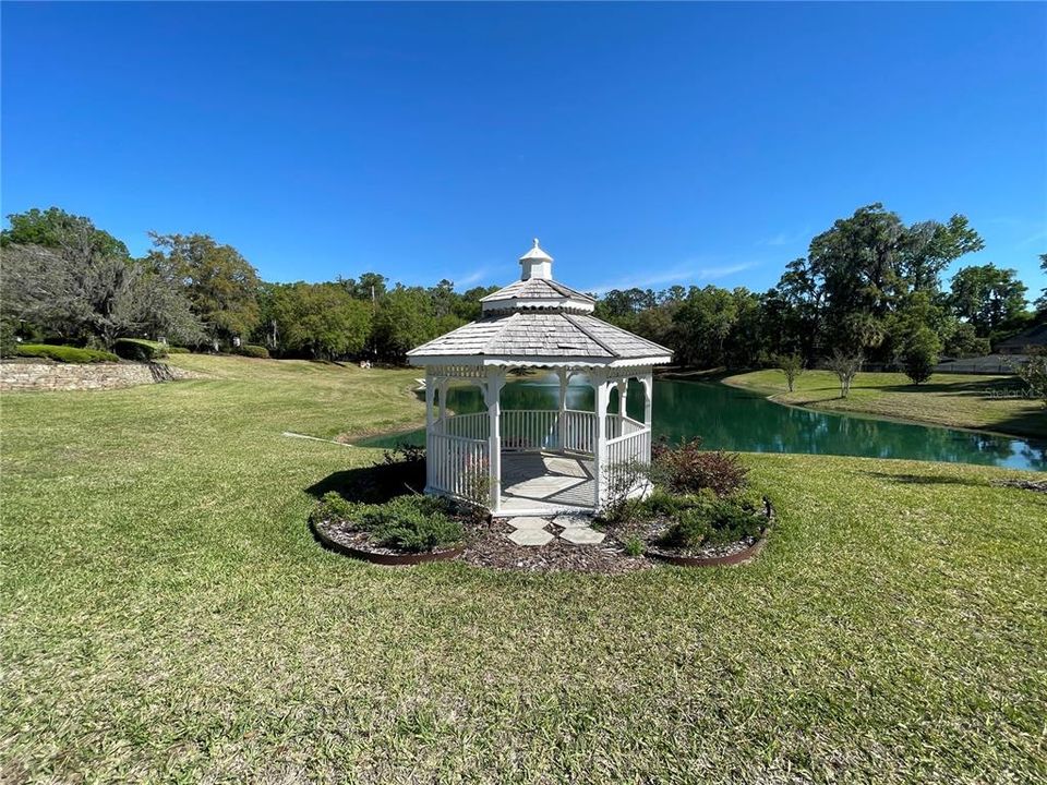 合同活跃: $149,900 (1.10 acres)