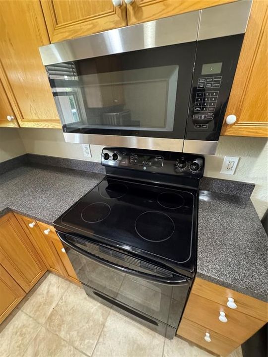 出租: $1,350 (2 贝兹, 1 浴室, 2342 平方英尺)