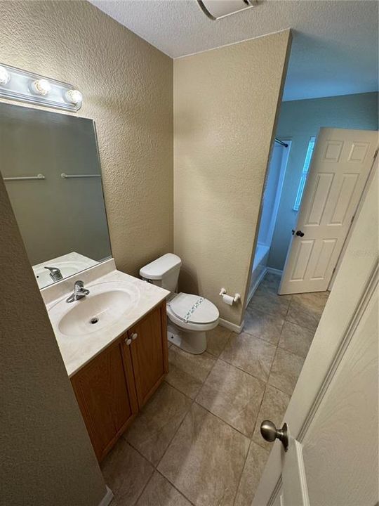 出租: $1,350 (2 贝兹, 1 浴室, 2342 平方英尺)