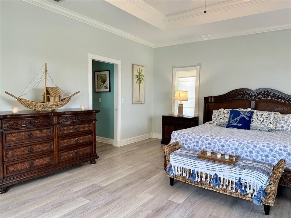 En Venta: $1,399,000 (3 camas, 3 baños, 2300 Pies cuadrados)