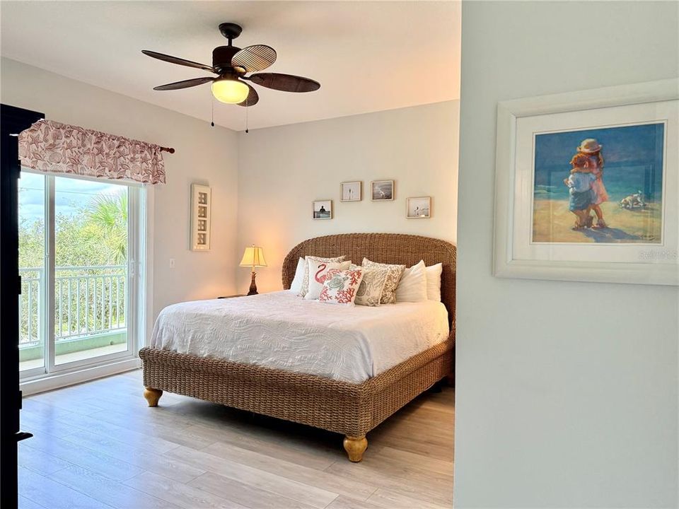 En Venta: $1,399,000 (3 camas, 3 baños, 2300 Pies cuadrados)