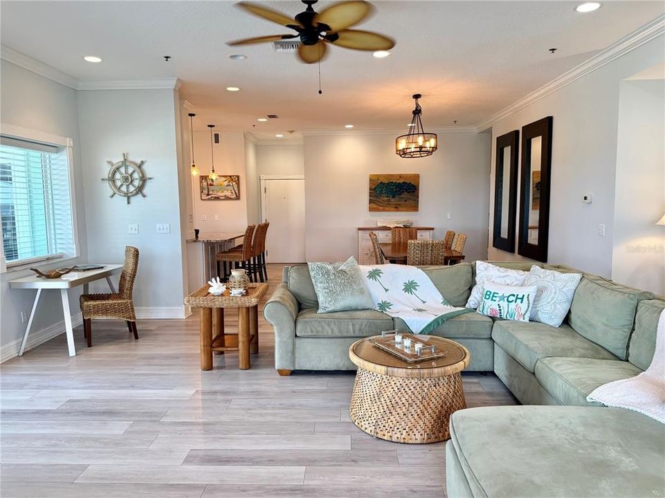 En Venta: $1,399,000 (3 camas, 3 baños, 2300 Pies cuadrados)