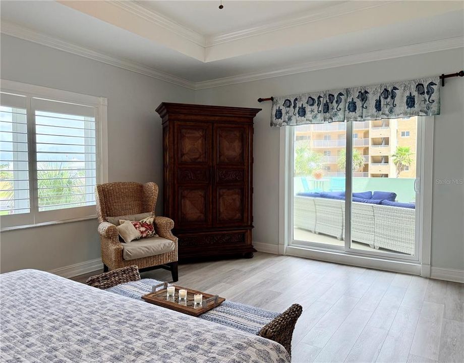 En Venta: $1,399,000 (3 camas, 3 baños, 2300 Pies cuadrados)