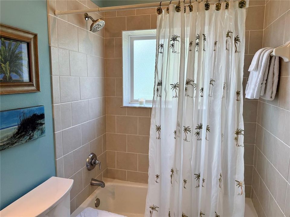 En Venta: $1,399,000 (3 camas, 3 baños, 2300 Pies cuadrados)