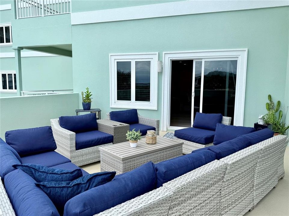 En Venta: $1,399,000 (3 camas, 3 baños, 2300 Pies cuadrados)