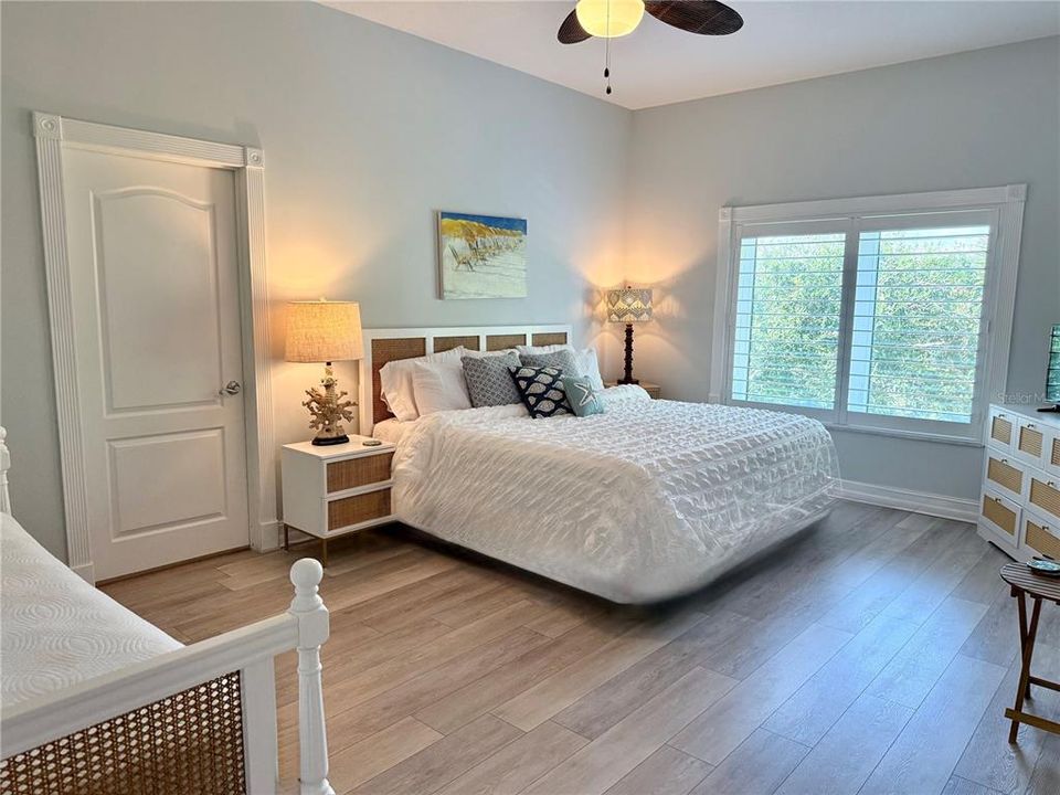 En Venta: $1,399,000 (3 camas, 3 baños, 2300 Pies cuadrados)