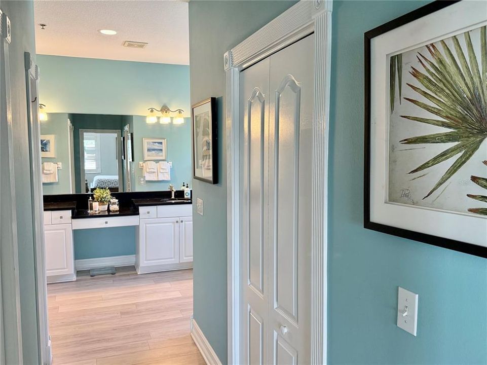 En Venta: $1,399,000 (3 camas, 3 baños, 2300 Pies cuadrados)