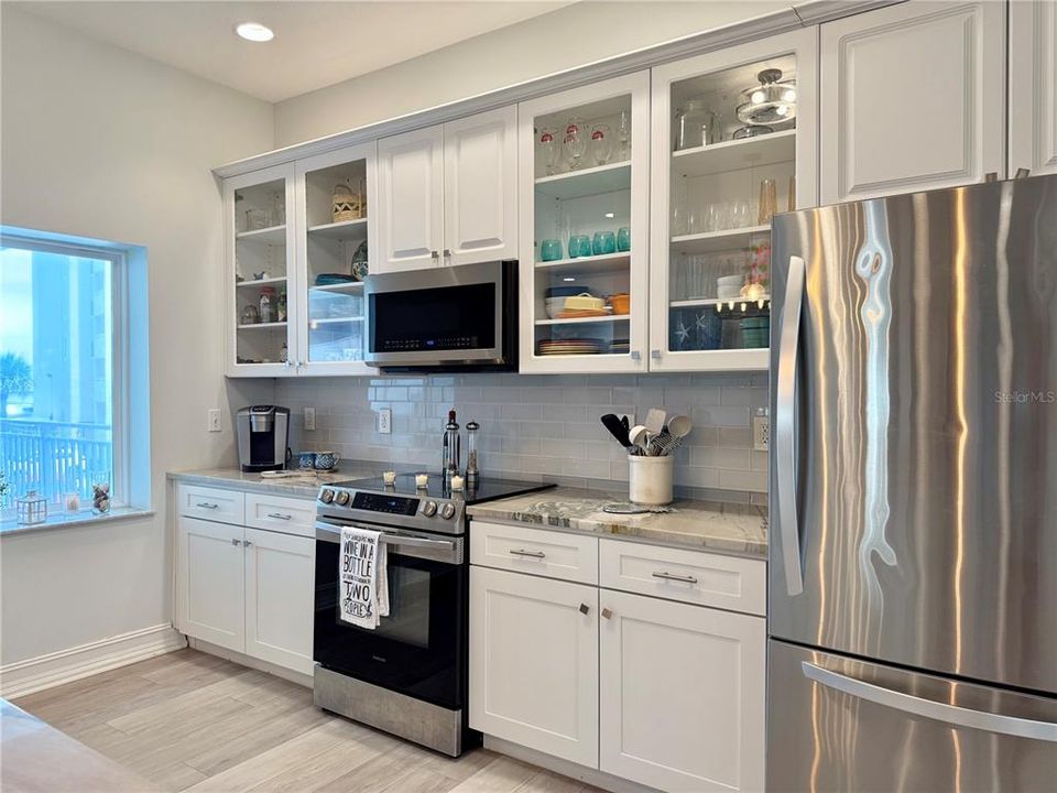 En Venta: $1,399,000 (3 camas, 3 baños, 2300 Pies cuadrados)