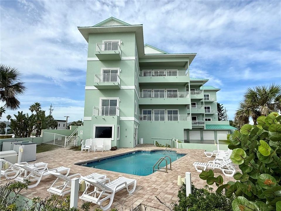 En Venta: $1,399,000 (3 camas, 3 baños, 2300 Pies cuadrados)