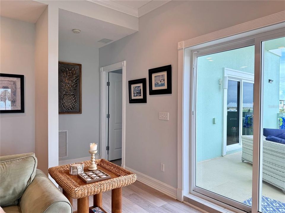 En Venta: $1,399,000 (3 camas, 3 baños, 2300 Pies cuadrados)