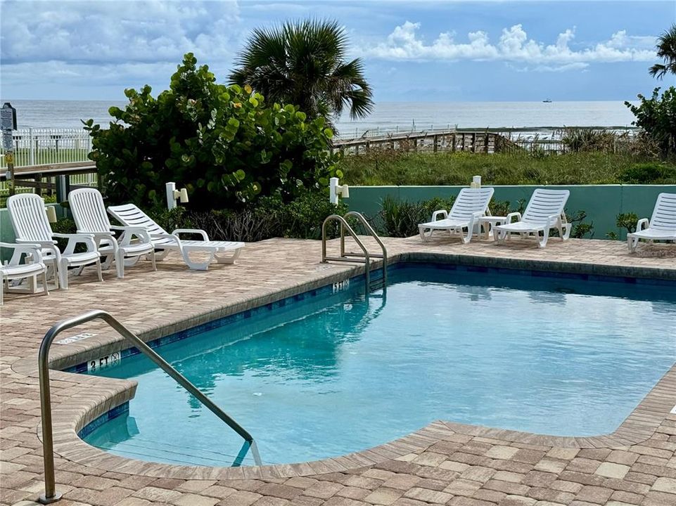 En Venta: $1,399,000 (3 camas, 3 baños, 2300 Pies cuadrados)