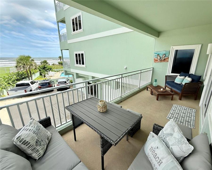 En Venta: $1,399,000 (3 camas, 3 baños, 2300 Pies cuadrados)