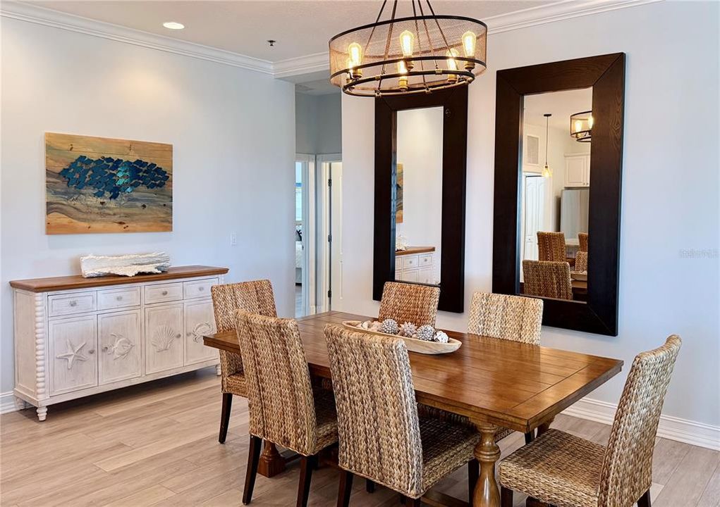 En Venta: $1,399,000 (3 camas, 3 baños, 2300 Pies cuadrados)