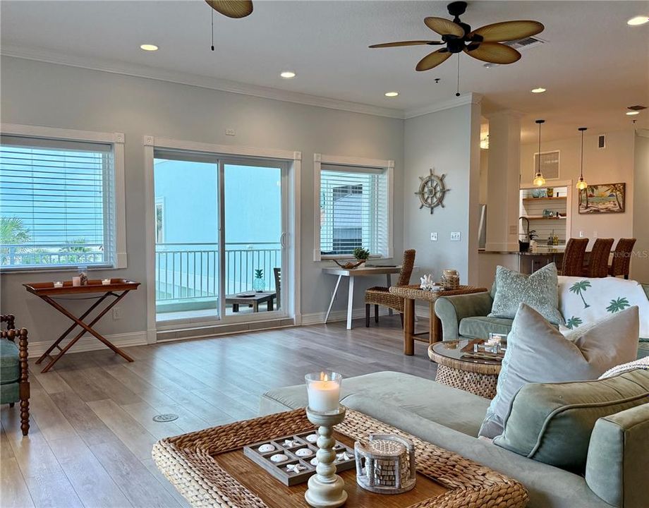 En Venta: $1,399,000 (3 camas, 3 baños, 2300 Pies cuadrados)