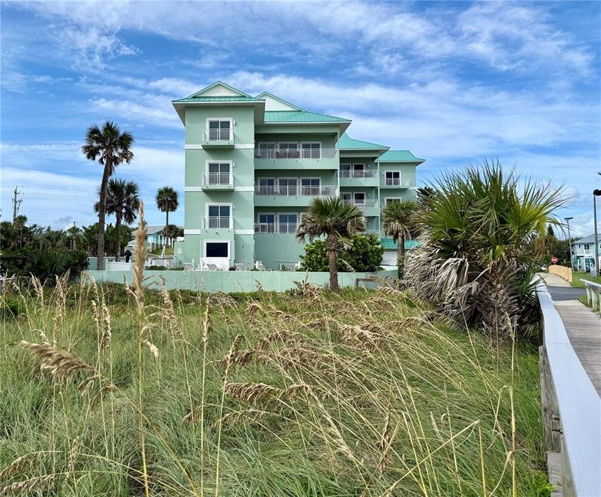 En Venta: $1,399,000 (3 camas, 3 baños, 2300 Pies cuadrados)