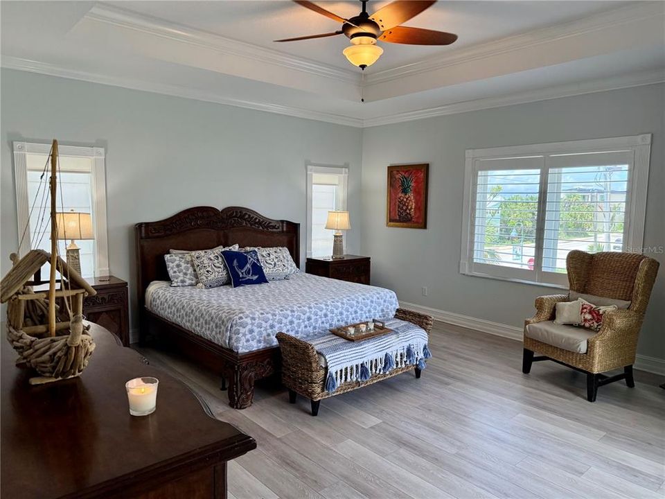 En Venta: $1,399,000 (3 camas, 3 baños, 2300 Pies cuadrados)