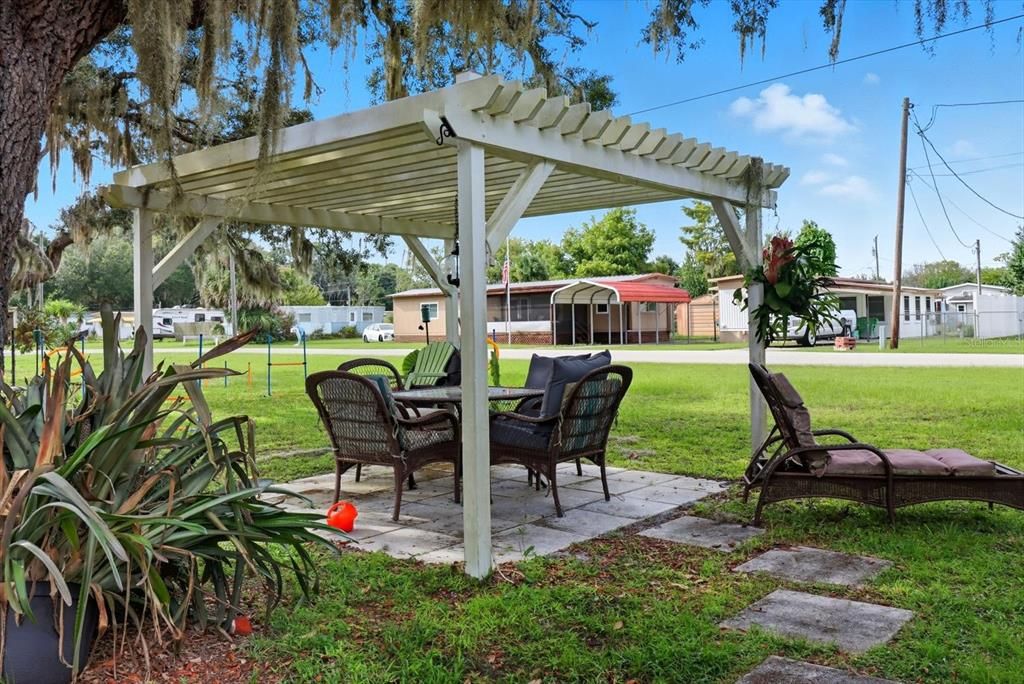 待售: $219,900 (1 贝兹, 1 浴室, 850 平方英尺)