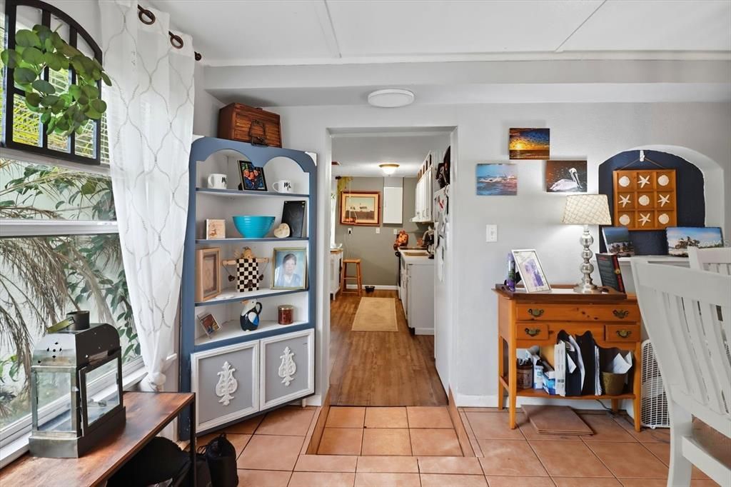 待售: $219,900 (1 贝兹, 1 浴室, 850 平方英尺)