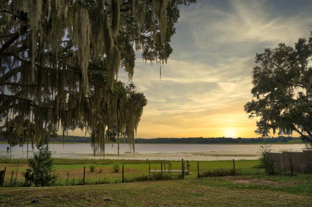 For Sale: $260,000 (3 beds, 2 baths, 1513 Square Feet)