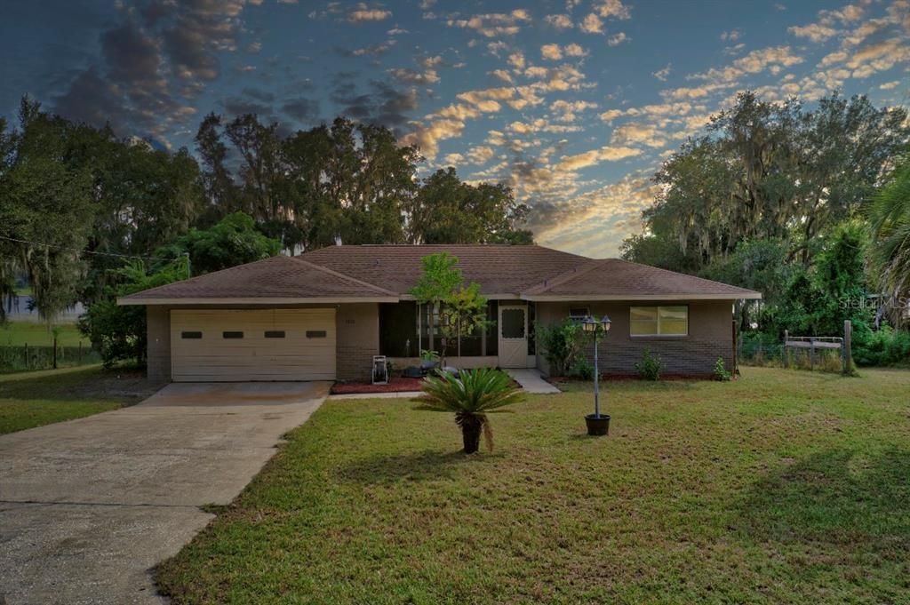 For Sale: $260,000 (3 beds, 2 baths, 1513 Square Feet)