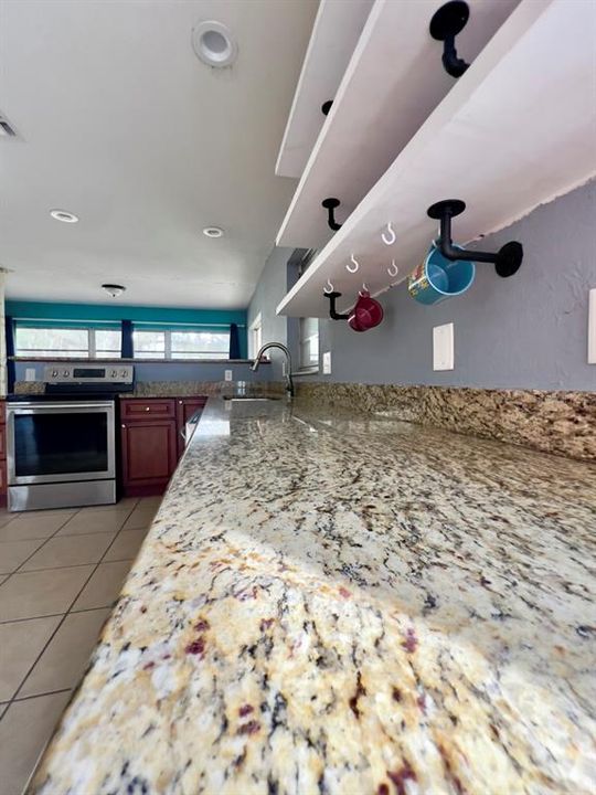 For Sale: $260,000 (3 beds, 2 baths, 1513 Square Feet)