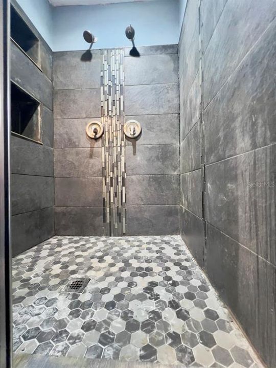 For Sale: $260,000 (3 beds, 2 baths, 1513 Square Feet)