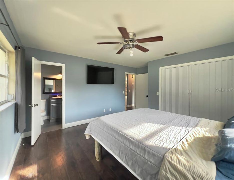 For Sale: $260,000 (3 beds, 2 baths, 1513 Square Feet)