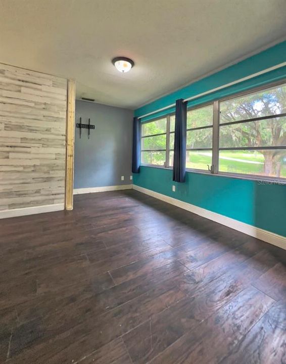 For Sale: $260,000 (3 beds, 2 baths, 1513 Square Feet)