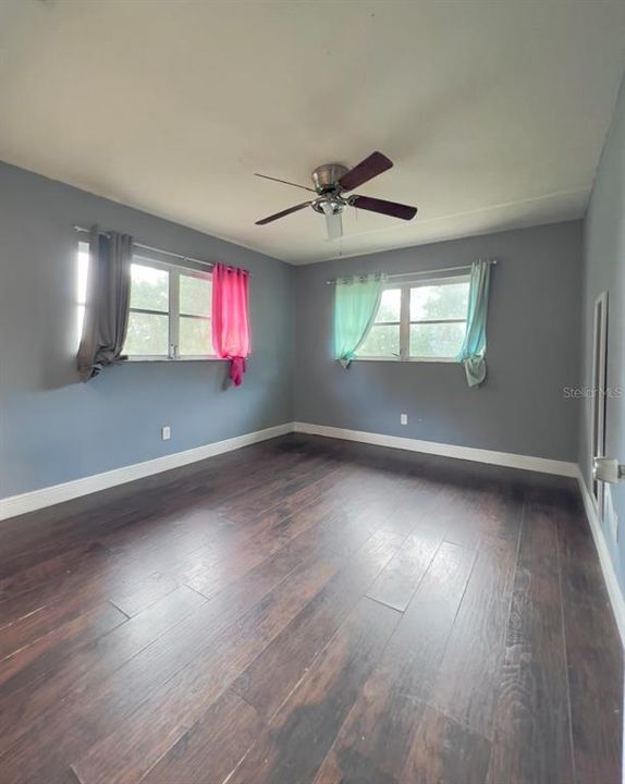 For Sale: $260,000 (3 beds, 2 baths, 1513 Square Feet)