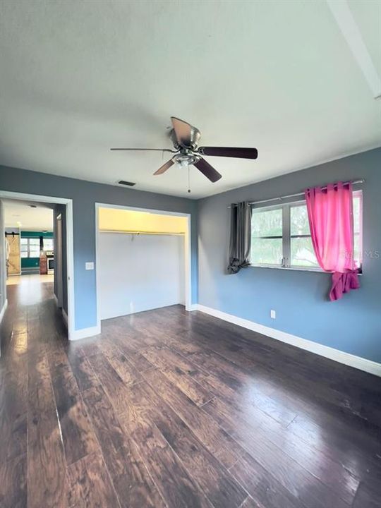 For Sale: $260,000 (3 beds, 2 baths, 1513 Square Feet)