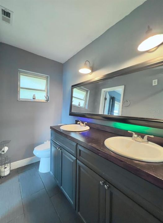 For Sale: $260,000 (3 beds, 2 baths, 1513 Square Feet)