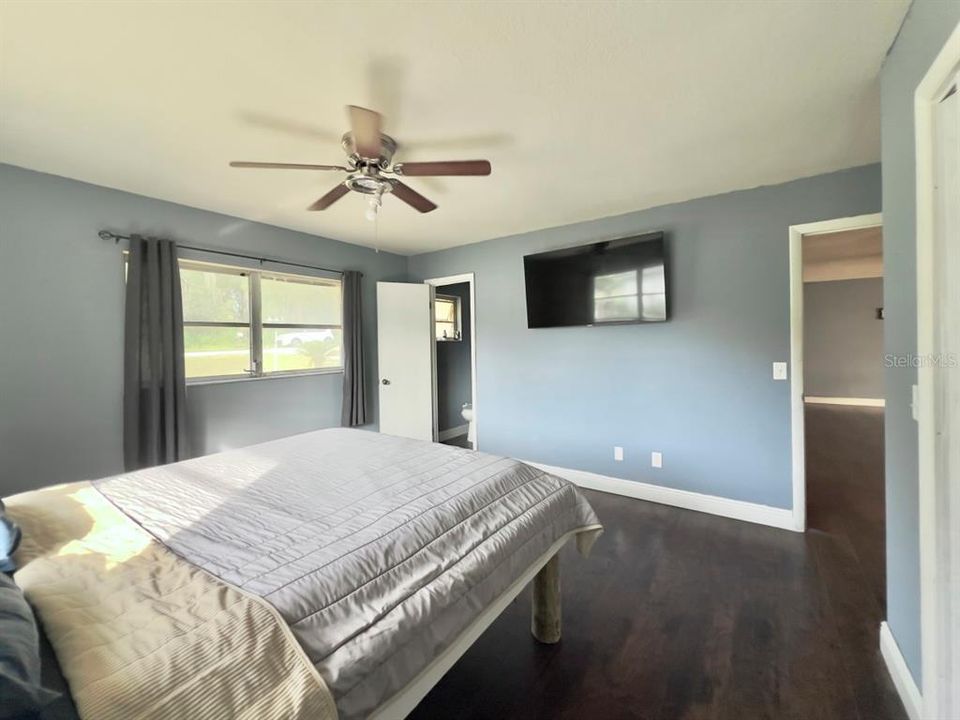 For Sale: $260,000 (3 beds, 2 baths, 1513 Square Feet)