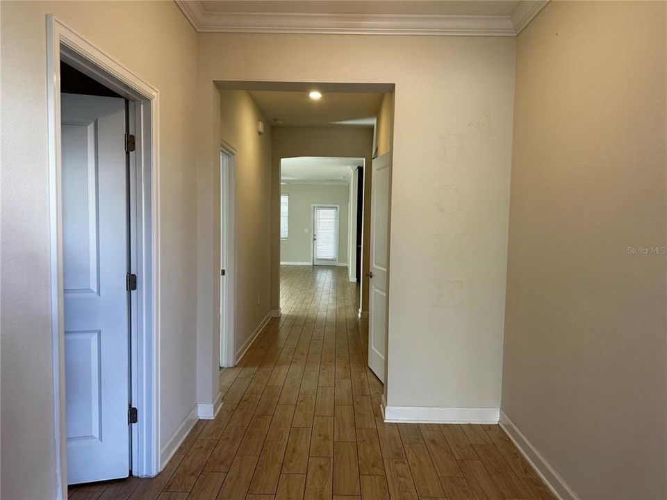 合同活跃: $2,900 (4 贝兹, 3 浴室, 2136 平方英尺)