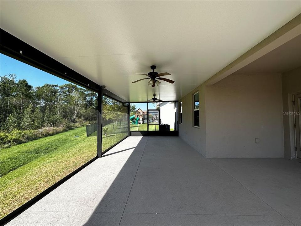 合同活跃: $2,900 (4 贝兹, 3 浴室, 2136 平方英尺)