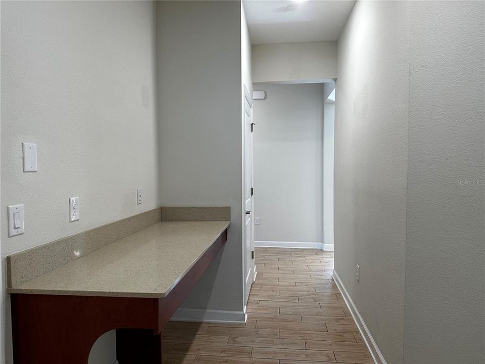 合同活跃: $2,900 (4 贝兹, 3 浴室, 2136 平方英尺)