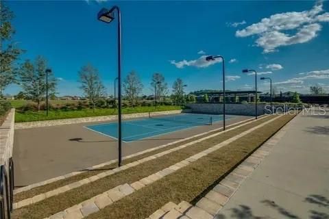 Activo con contrato: $299,500 (2 camas, 2 baños, 1571 Pies cuadrados)