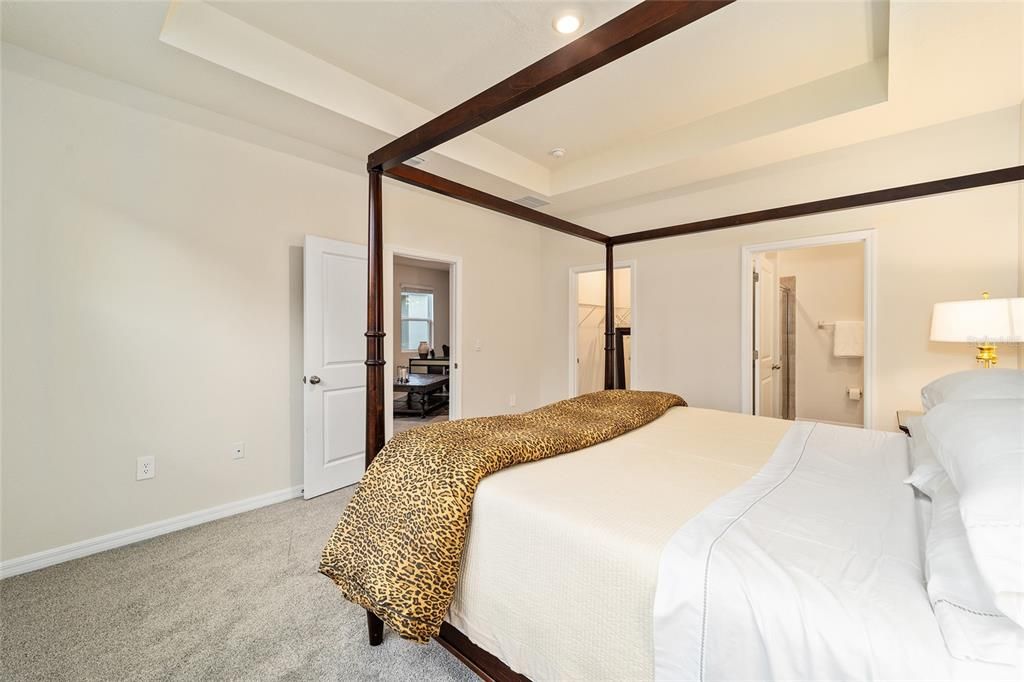 Activo con contrato: $299,500 (2 camas, 2 baños, 1571 Pies cuadrados)