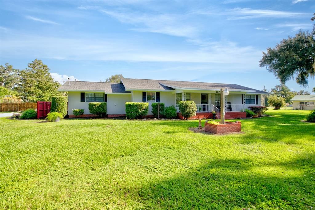 Vendido Recientemente: $329,000 (3 camas, 2 baños, 2331 Pies cuadrados)