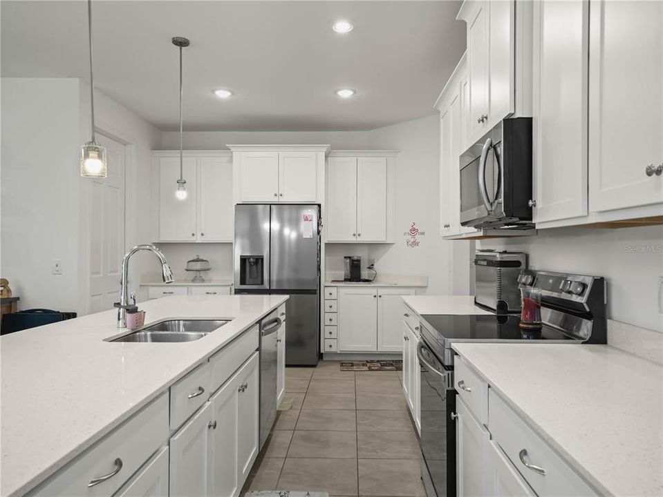 На продажу: $350,000 (3 спален, 2 ванн, 1584 Квадратных фут)