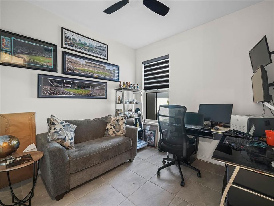 На продажу: $350,000 (3 спален, 2 ванн, 1584 Квадратных фут)