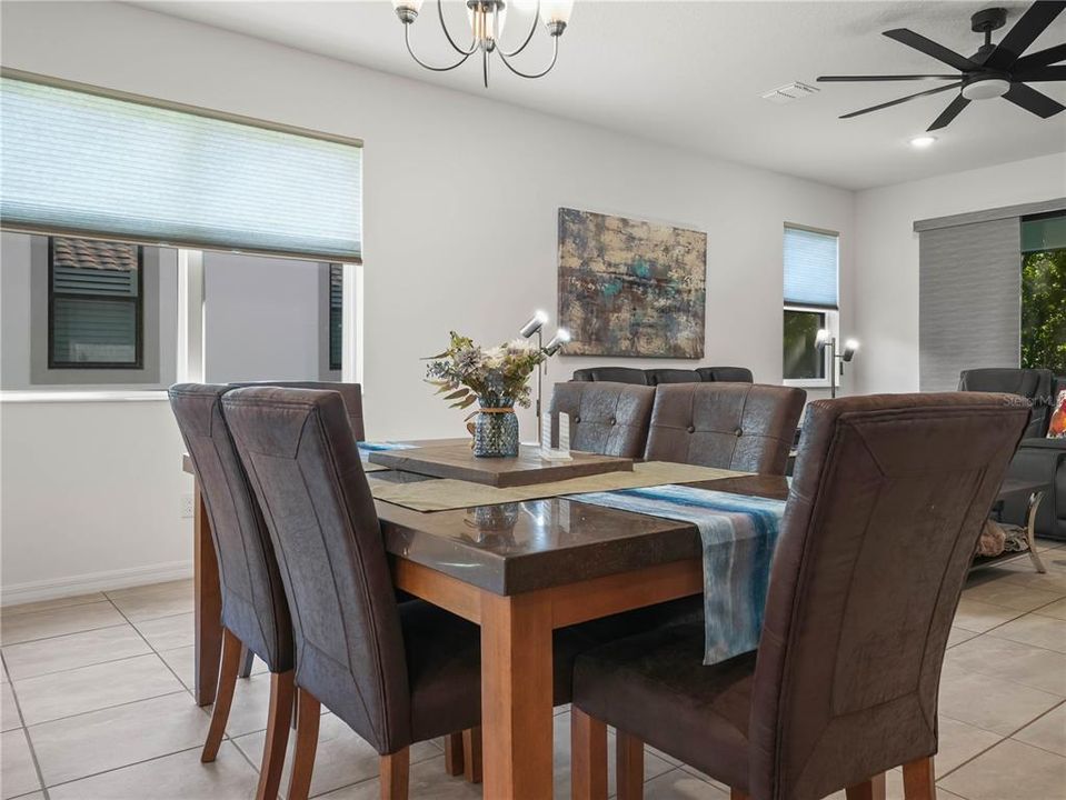 На продажу: $350,000 (3 спален, 2 ванн, 1584 Квадратных фут)