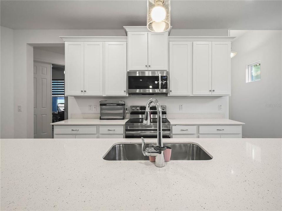 На продажу: $350,000 (3 спален, 2 ванн, 1584 Квадратных фут)