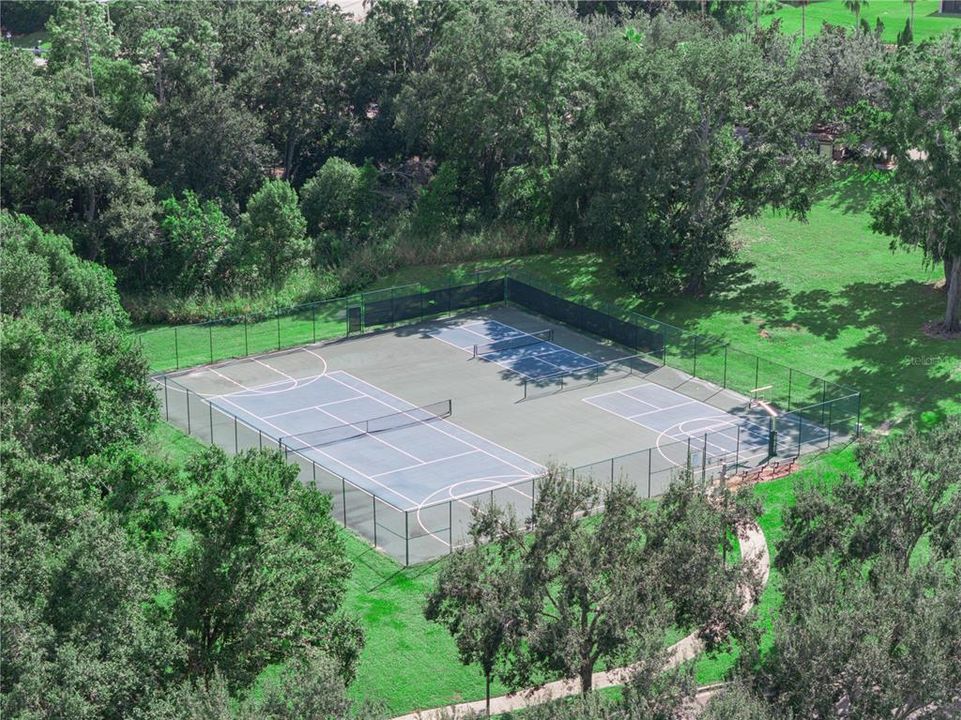 На продажу: $350,000 (3 спален, 2 ванн, 1584 Квадратных фут)