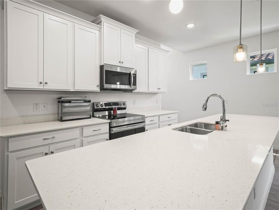 На продажу: $350,000 (3 спален, 2 ванн, 1584 Квадратных фут)