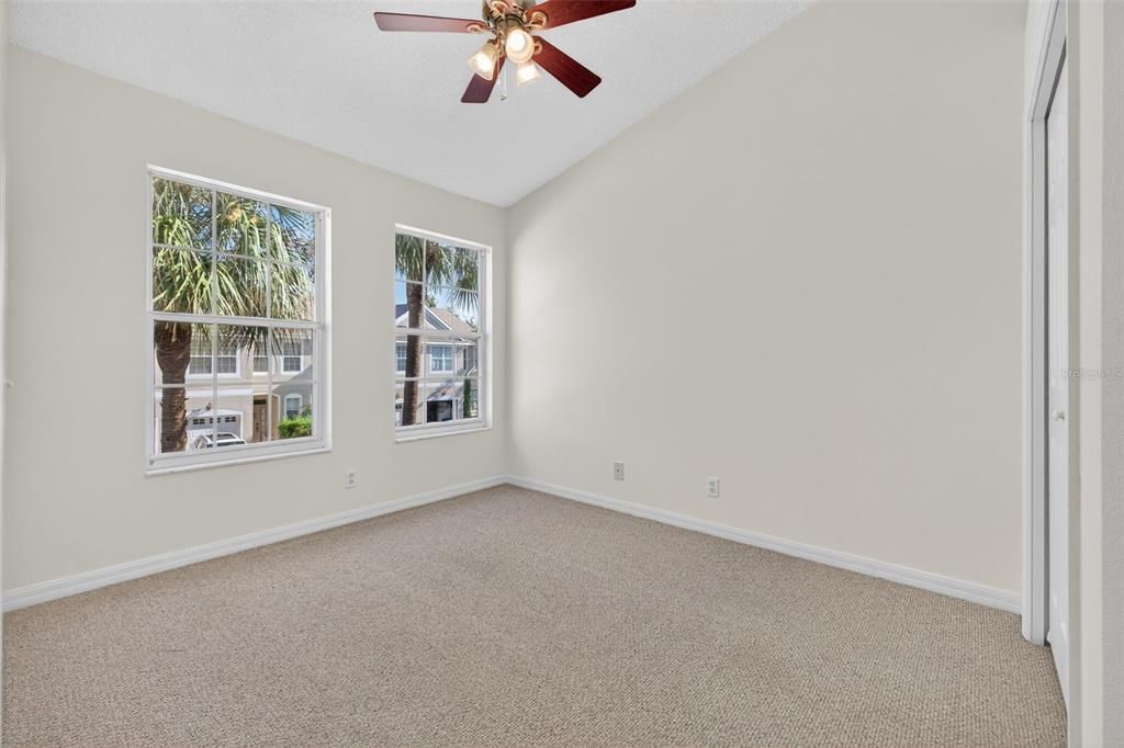 合同活跃: $339,900 (3 贝兹, 2 浴室, 1343 平方英尺)