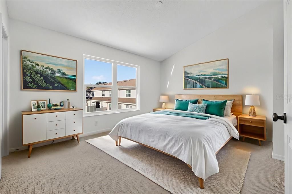 合同活跃: $339,900 (3 贝兹, 2 浴室, 1343 平方英尺)