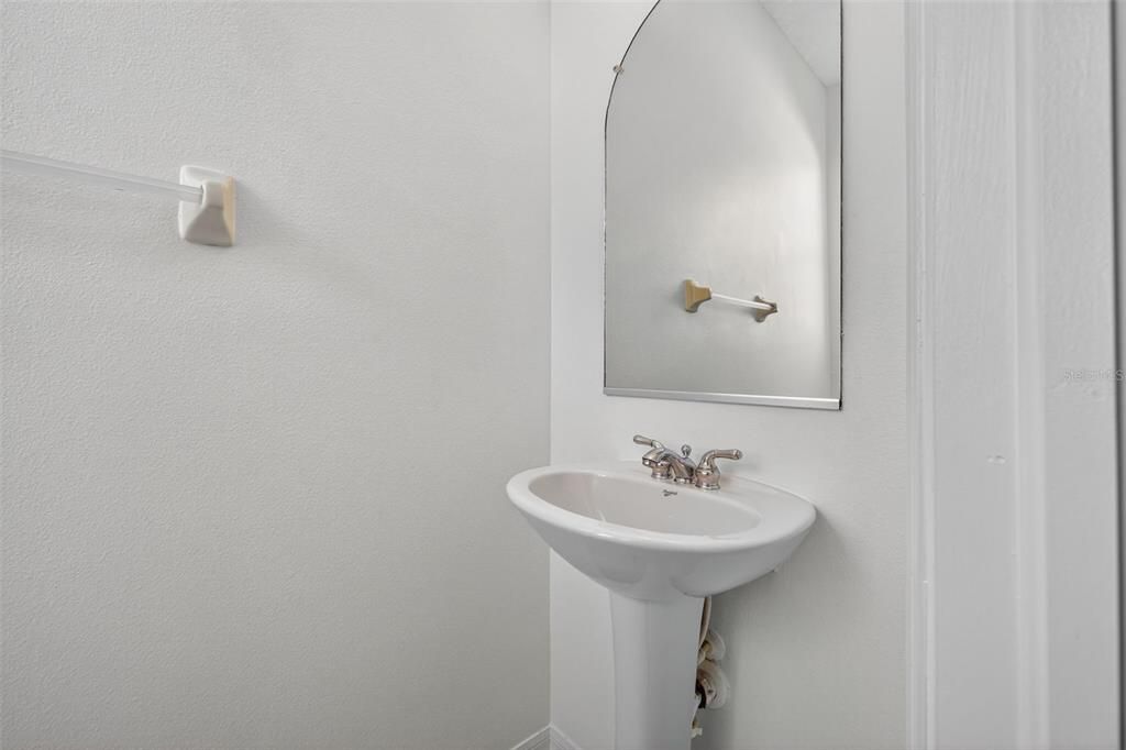 合同活跃: $339,900 (3 贝兹, 2 浴室, 1343 平方英尺)