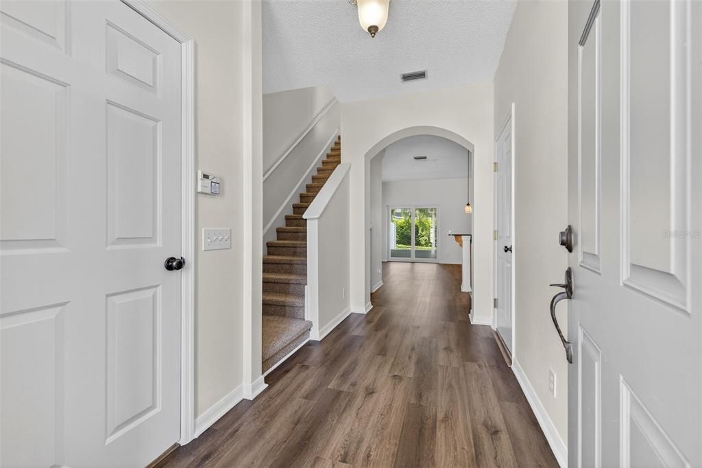 合同活跃: $339,900 (3 贝兹, 2 浴室, 1343 平方英尺)