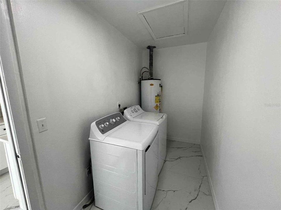 Active With Contract: $1,700 (3 beds, 2 baths, 1860 Square Feet)