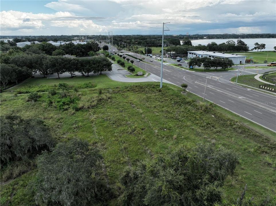 待售: $1,500,000 (3.75 acres)